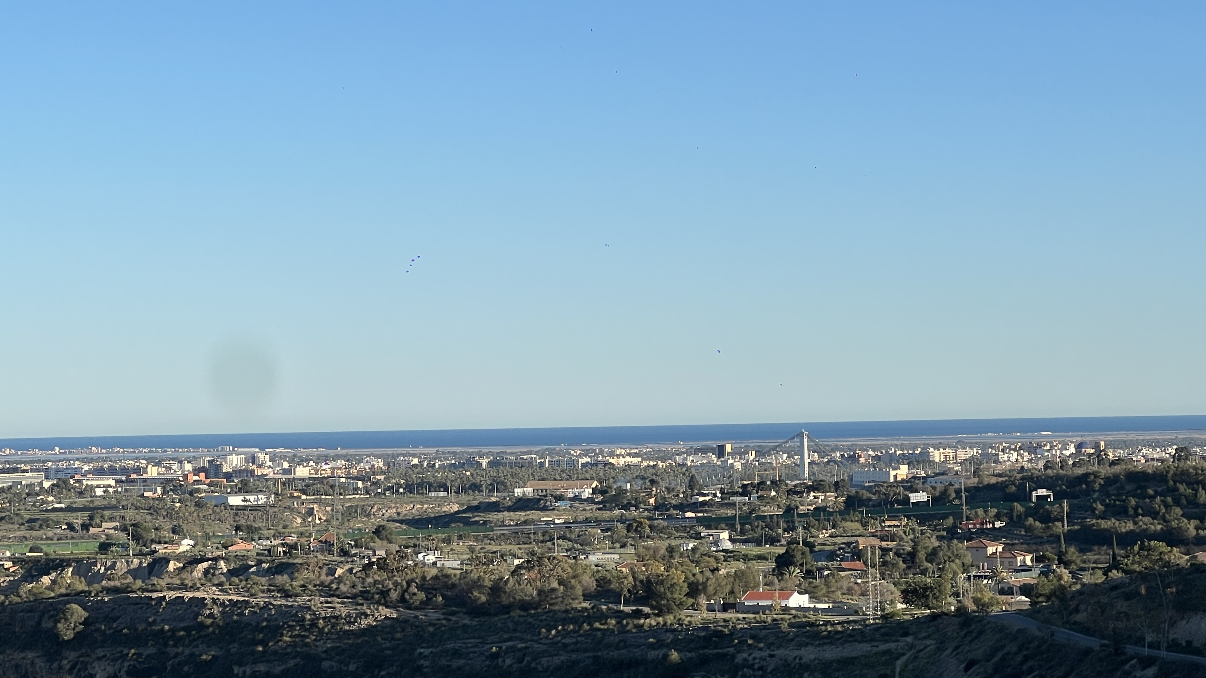 Vista de la Ciudad hasta el mar desde el merendero del Pantano